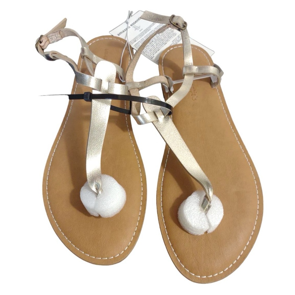 Amazon Essentials Gold Thong Sandals. Size 11   NEW - Picture 2 of 3